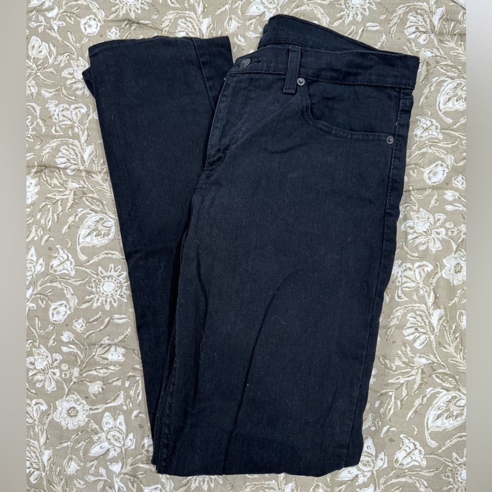 black levi jeans